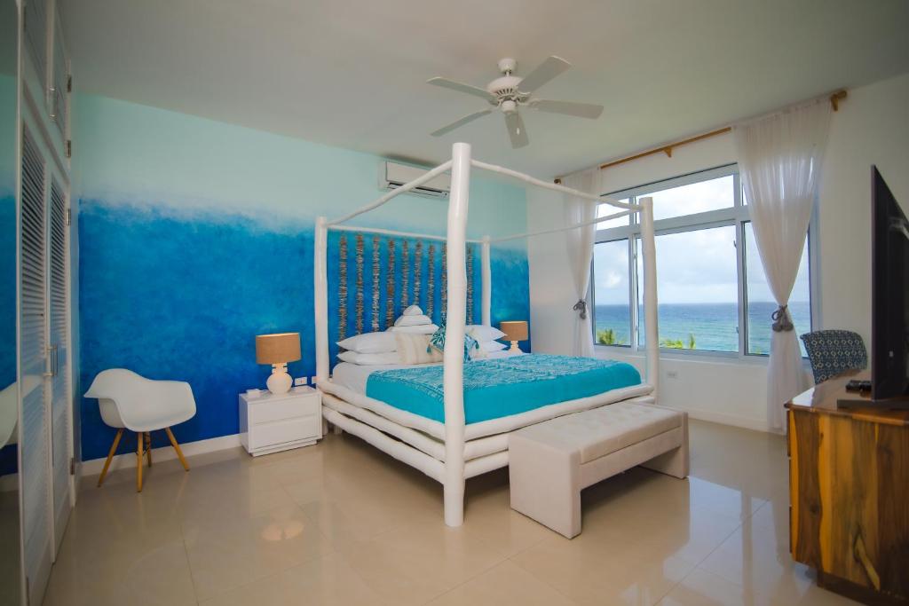 Ocho Rios Penthouse at Whispering Seas photo 1
