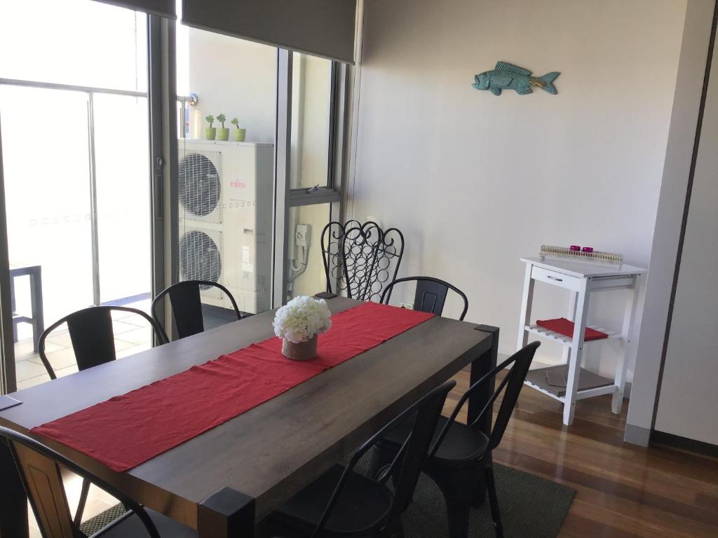 Ocean Breeze Apartment Portland photo 4