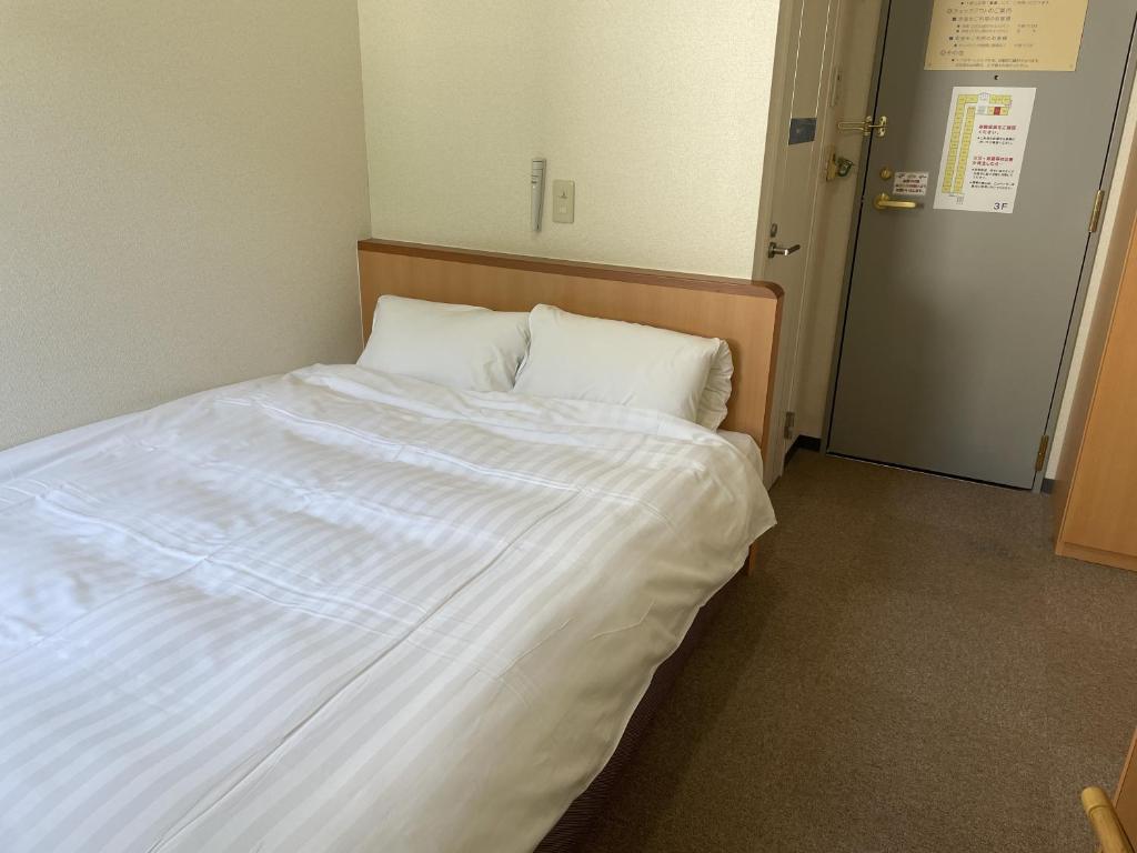 Kur and Hotel Isawa - Tap to explore photos