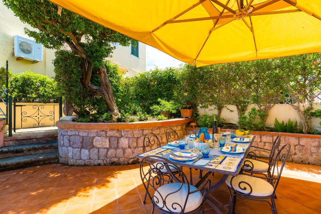 Terrazza Morgera by Napoliapartments - Tap to explore photos