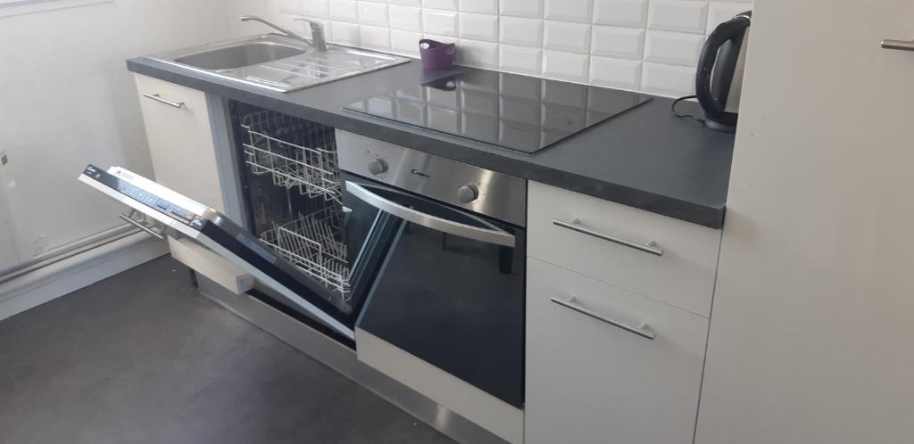 Elbeuf 4 CHAMBRES 8 PERSONNES MAX POUR GROUPES WIFI photo 1