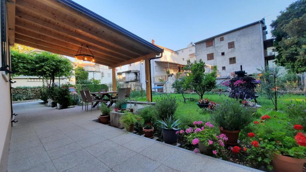 Apartments Basic photo 1