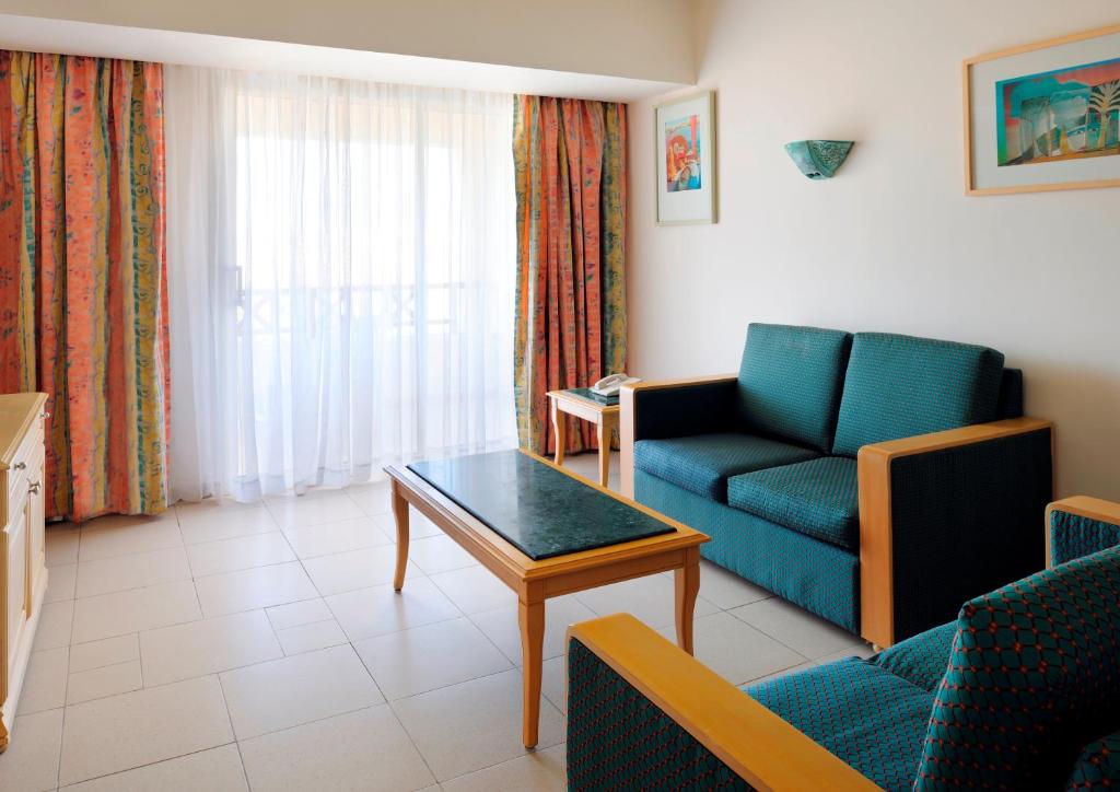 Сьюит (Полулюкс - вид на горы), Sharm El Sheikh Marriott Resort