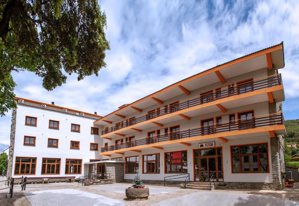 Hotel Boltaña Ordesa photo 2