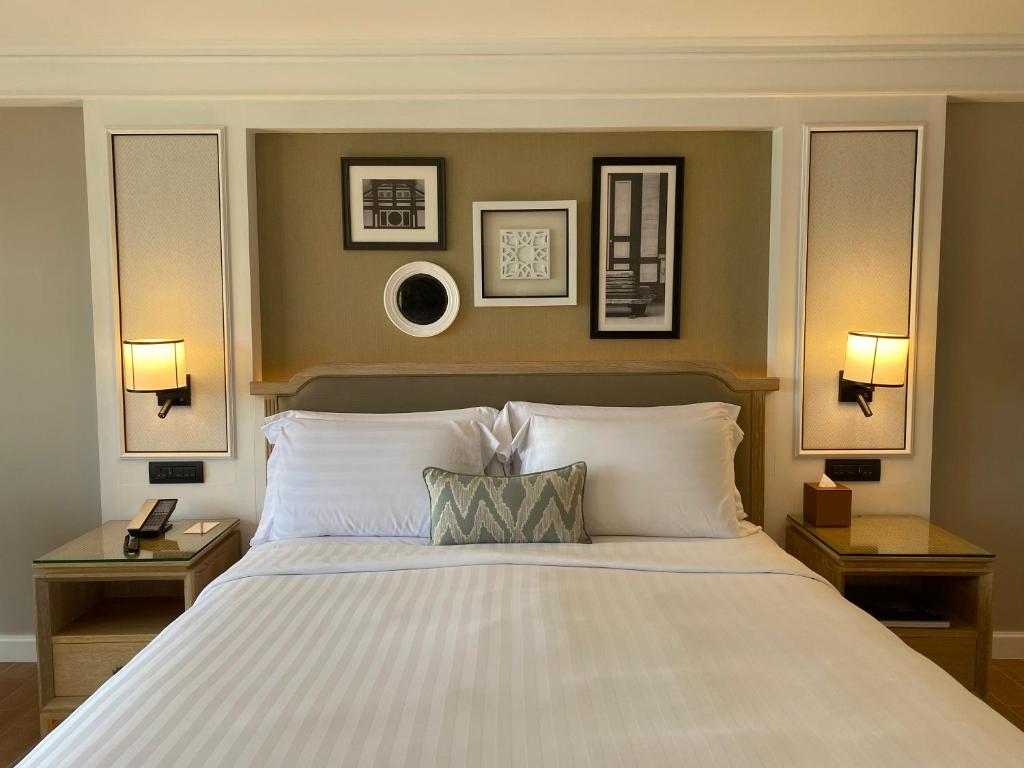Dusit Thani Hua Hin Hotel Room Type - Club Ocean View King