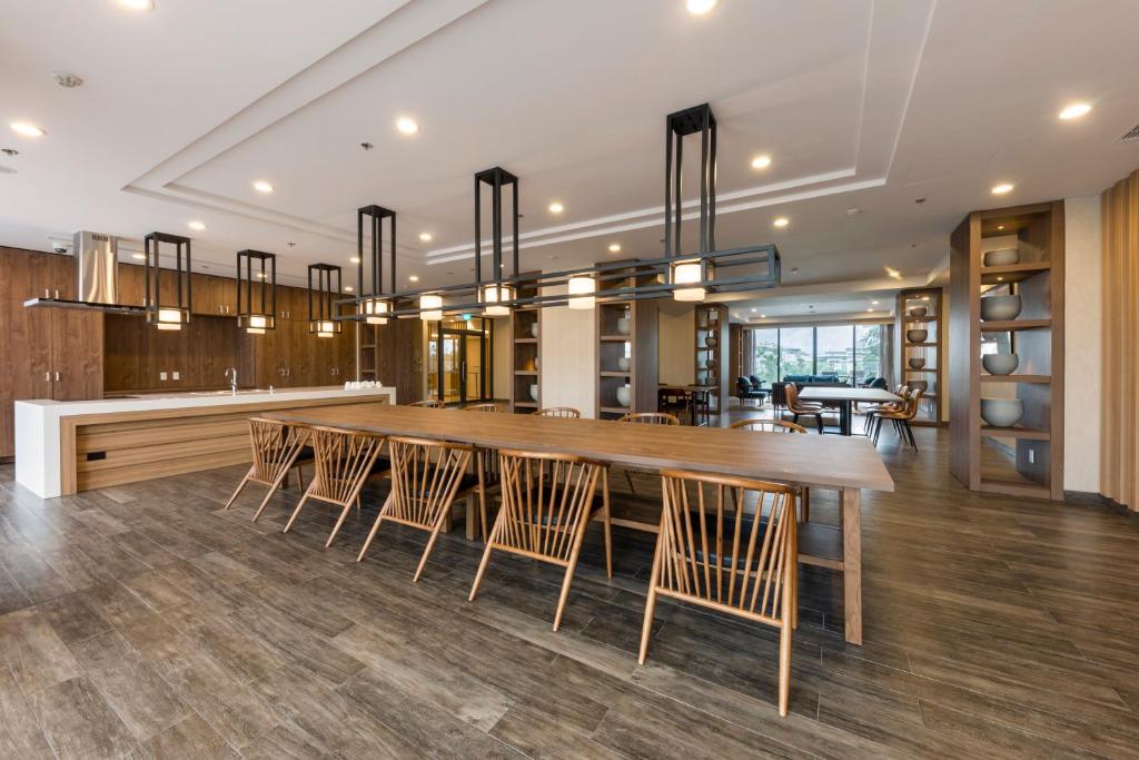 Roygent Parks Hai Phong