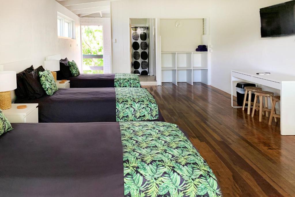 Airlie Beach Magnums - Adults Only photo 3
