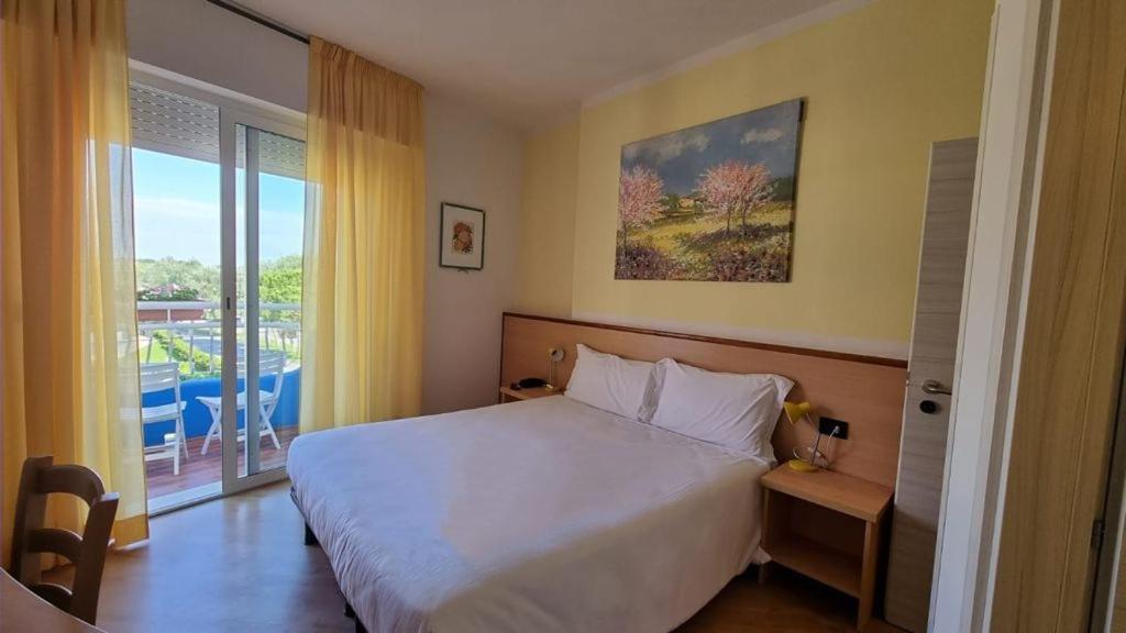 Hotel Playa Blanca photo 3