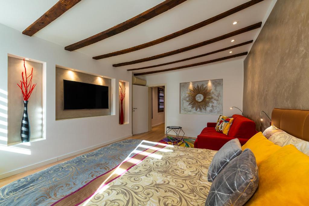 GDhouse 806 photo 1