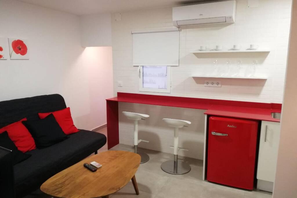 M1 Cool Loft 1 min walk to metro 15 min center by metro photo 2