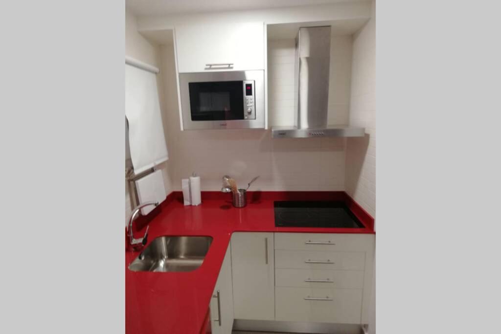 M1 Cool Loft 1 min walk to metro 15 min center by metro photo 4