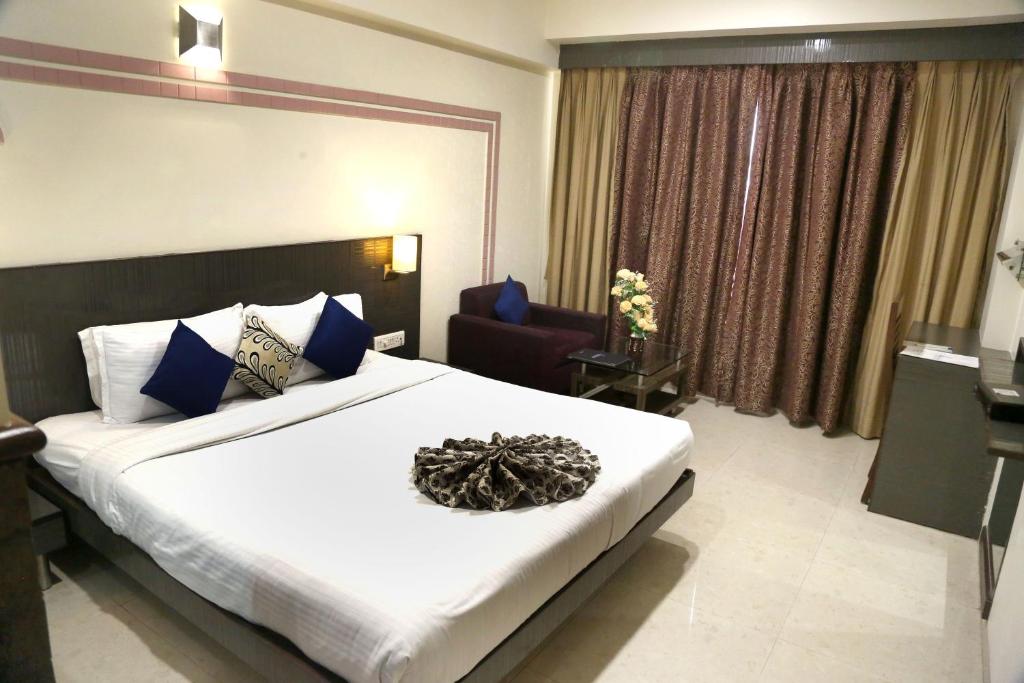 SilverCloud Hotel and Banquets photo 2