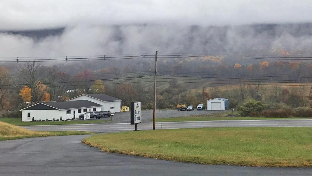 Relax Inn Altoona photo 2