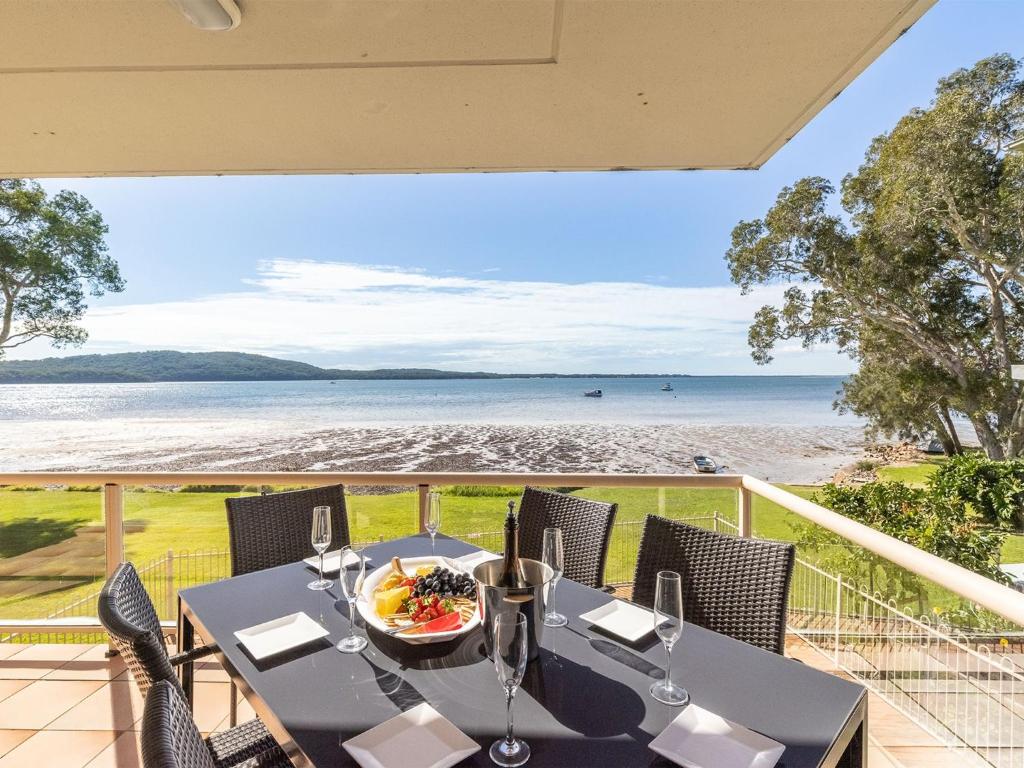 Pelican Sands 2 fantastic waterfront unit with pool and air conditioning photo 1