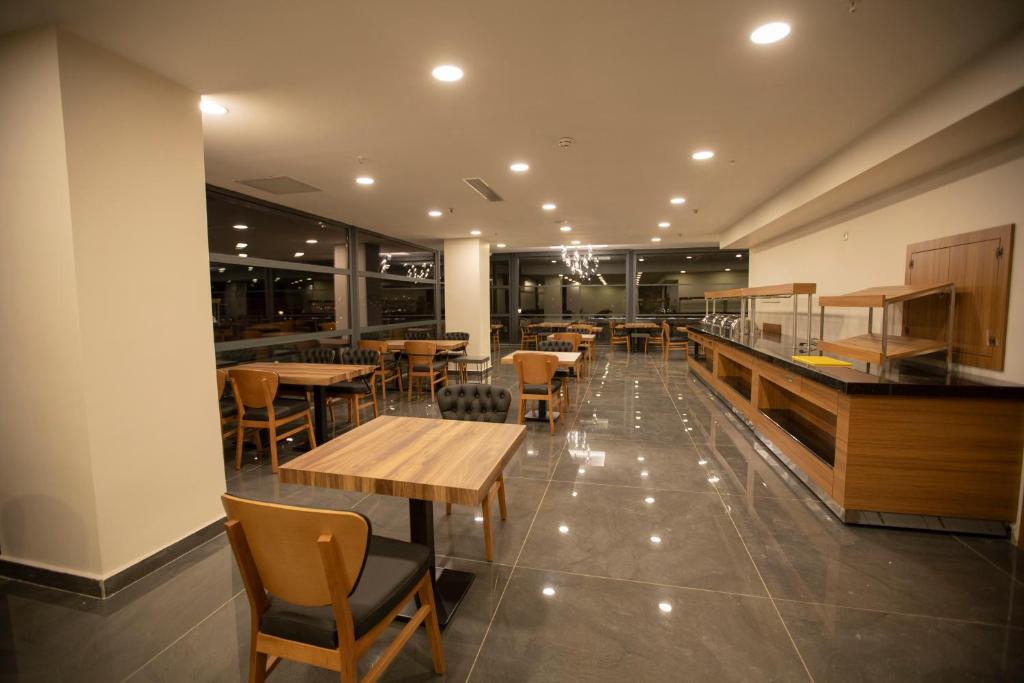 Divares Luxury Hotel photo 4