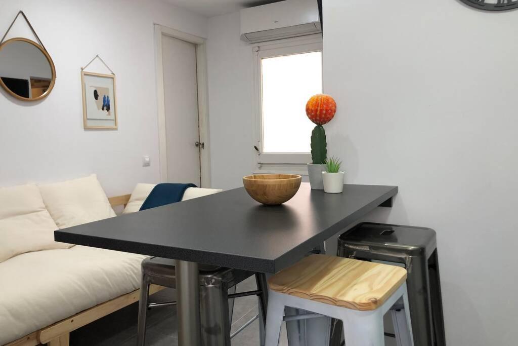 M4 Cool Terrace. 1 min to metro. 15 min to center photo 1