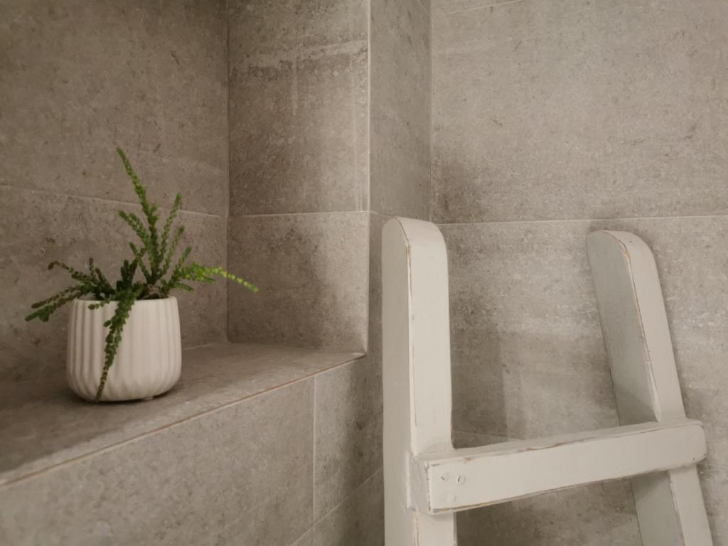 Helen's Minimal Studios & Apartments photo 3