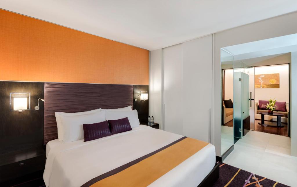 Трехместный (Номер Делюкс), Отель Radisson Suites Bangkok Sukhumvit