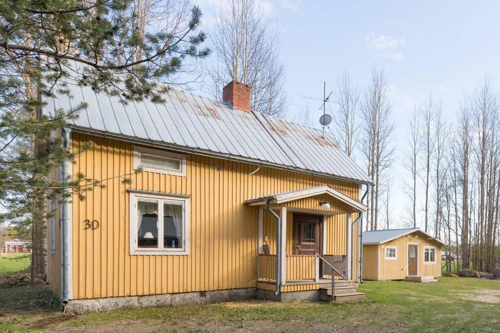 Free location & quiet neighborhood for workers