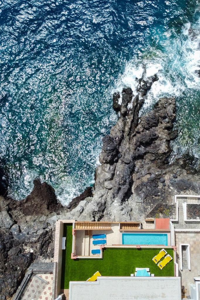 Coastal Dream with heated pool photo 1