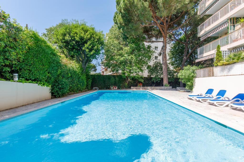 Nelson Cannes YourHostHelper photo 1