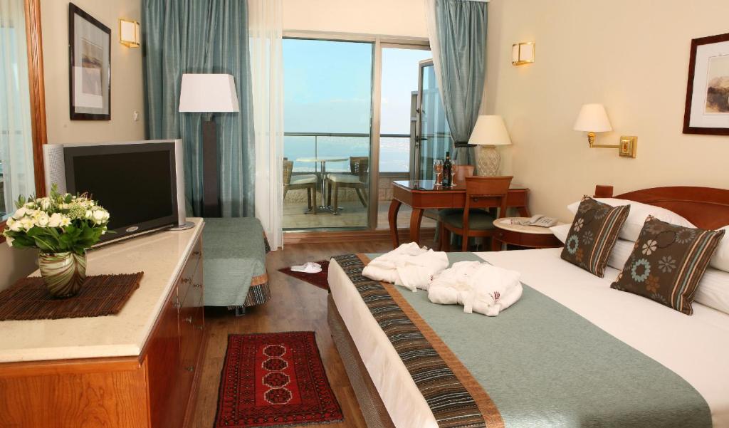 Crowne Plaza Haifa, an IHG Hotel photo 2