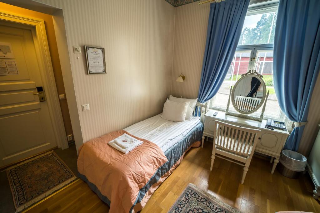 Karolineburg Manor House Hotel - Tap to explore photos