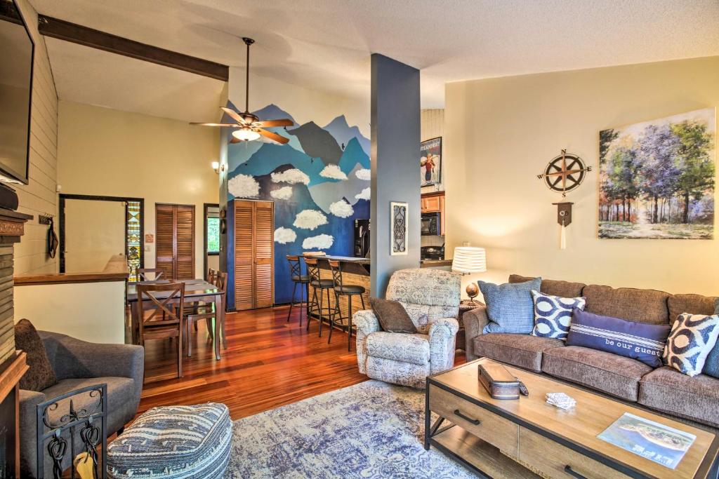 Cozy Wintergreen Resort Condo Walk to Ski Lifts! photo 4