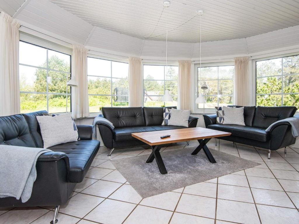 10 person holiday home in R m photo 4