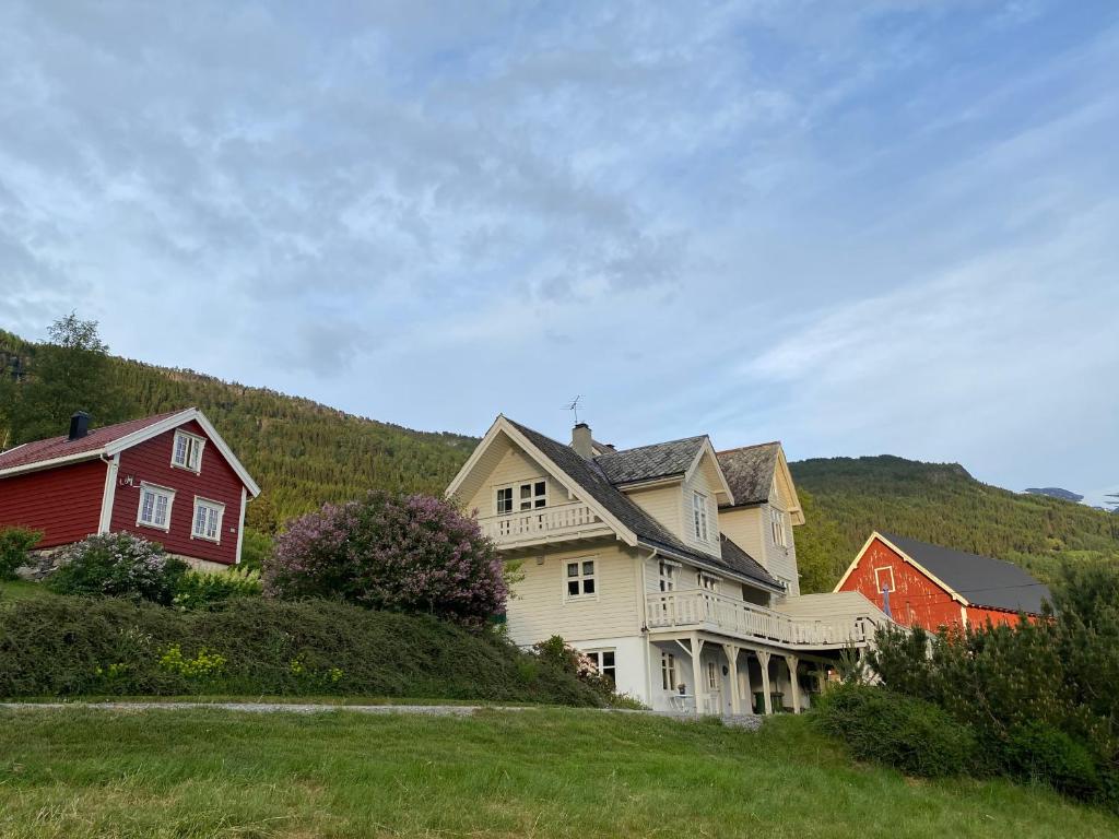 The house of Mattis in beautiful Innvik photo 2