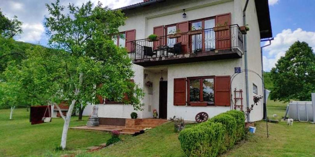3 bedrooms house with private pool jacuzzi and enclosed garden at Donji Lapac photo 3