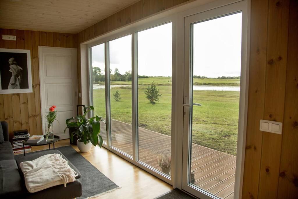 Cosy house by lake photo 3
