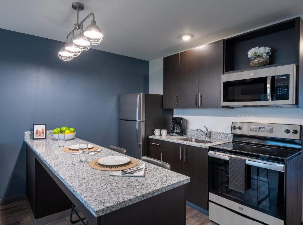 stayAPT Suites Alexandria-Fort Belvoir photo 2