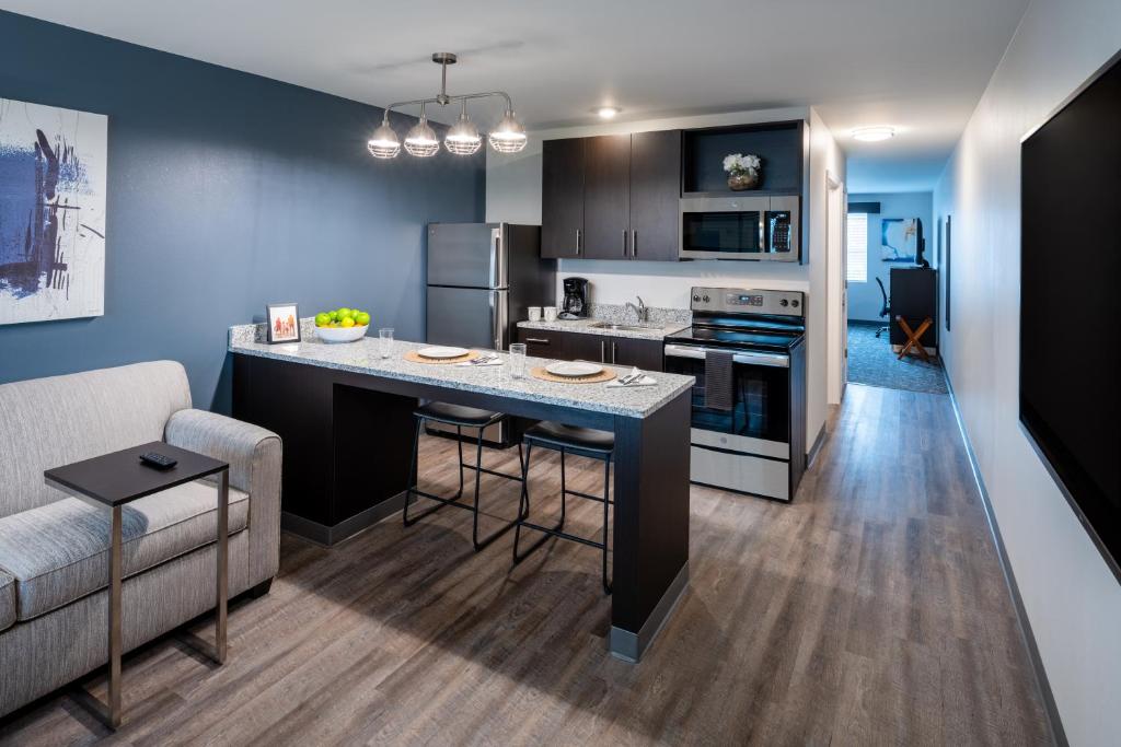 stayAPT Suites Alexandria-Fort Belvoir photo 1