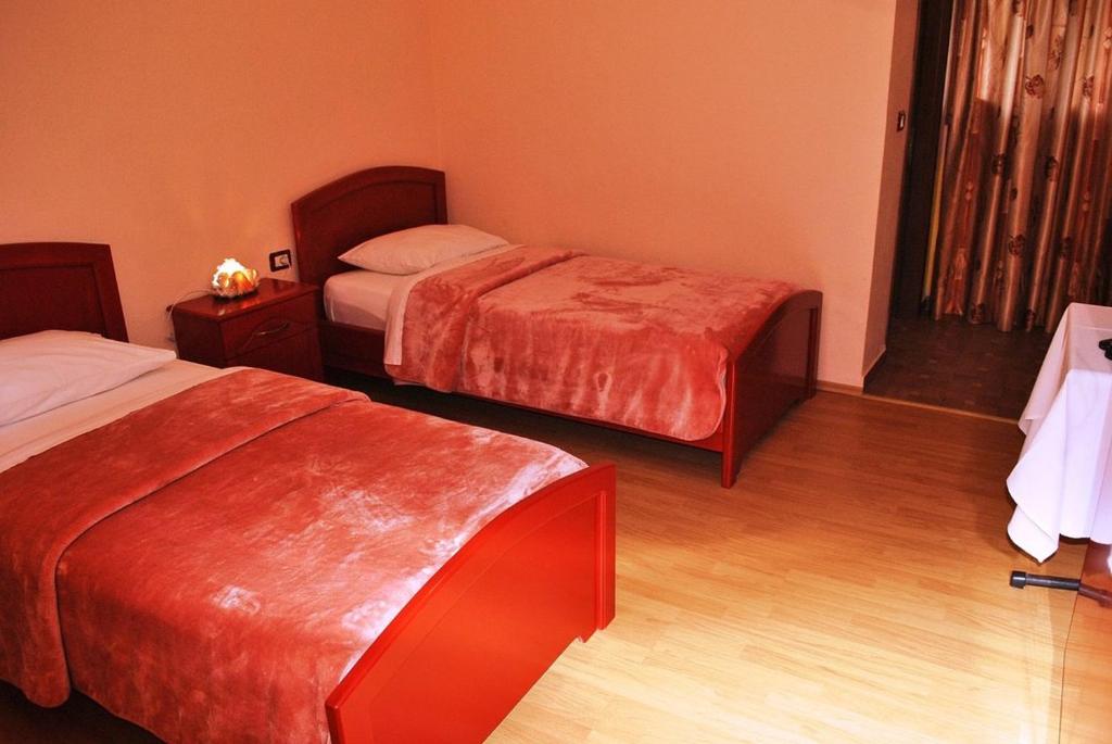 HOTEL RESTORANT VIKTORIA photo 1