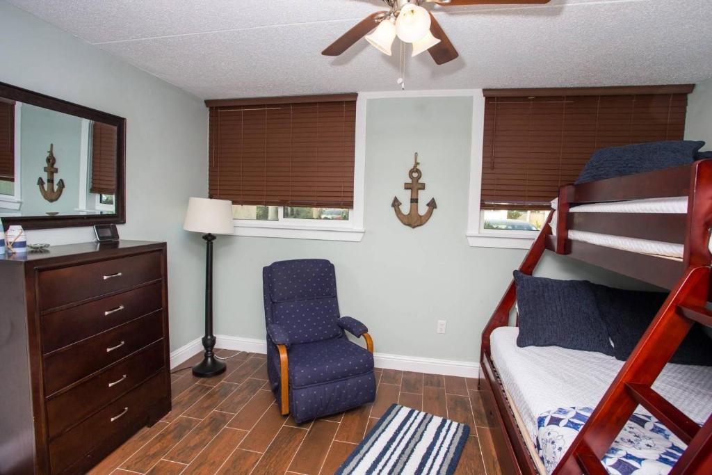 Sea Palm Condos 5E photo 4