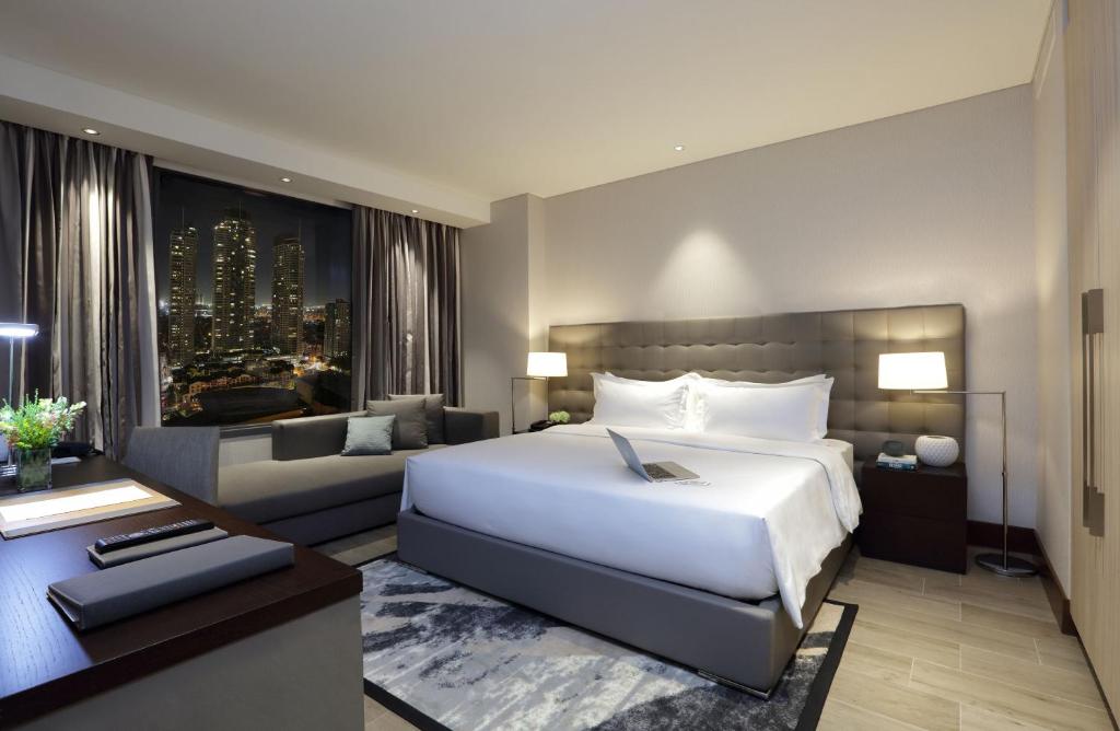Двухместный (Улучшенный люкс с 1 спальней), Makati Diamond Residences