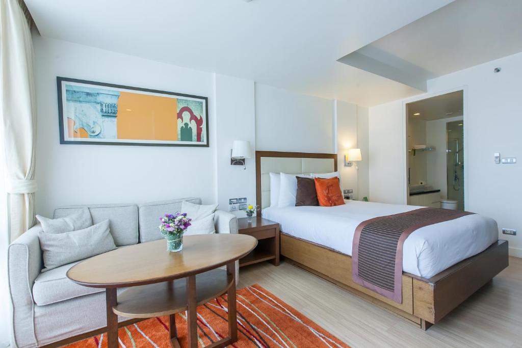 Студио (Улучшенный номер-студио), Отель Oakwood Residence Sukhumvit 24