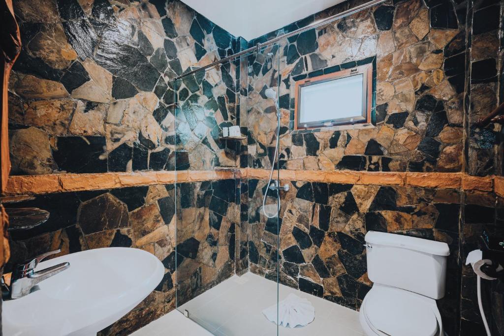 Havana Beach Resort - Tap to explore photos