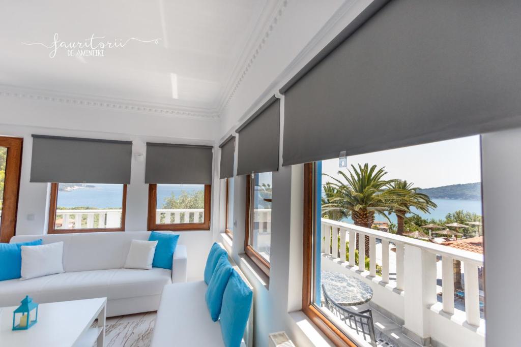 Kinira Beach Hotel photo 3