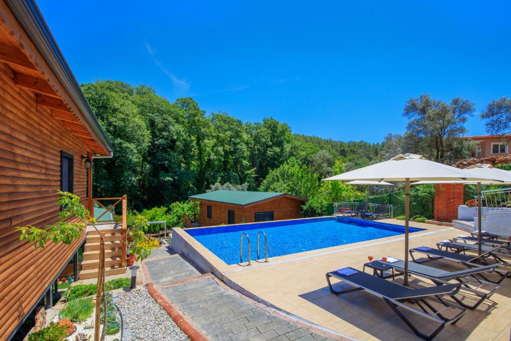 Huzur Bungalows