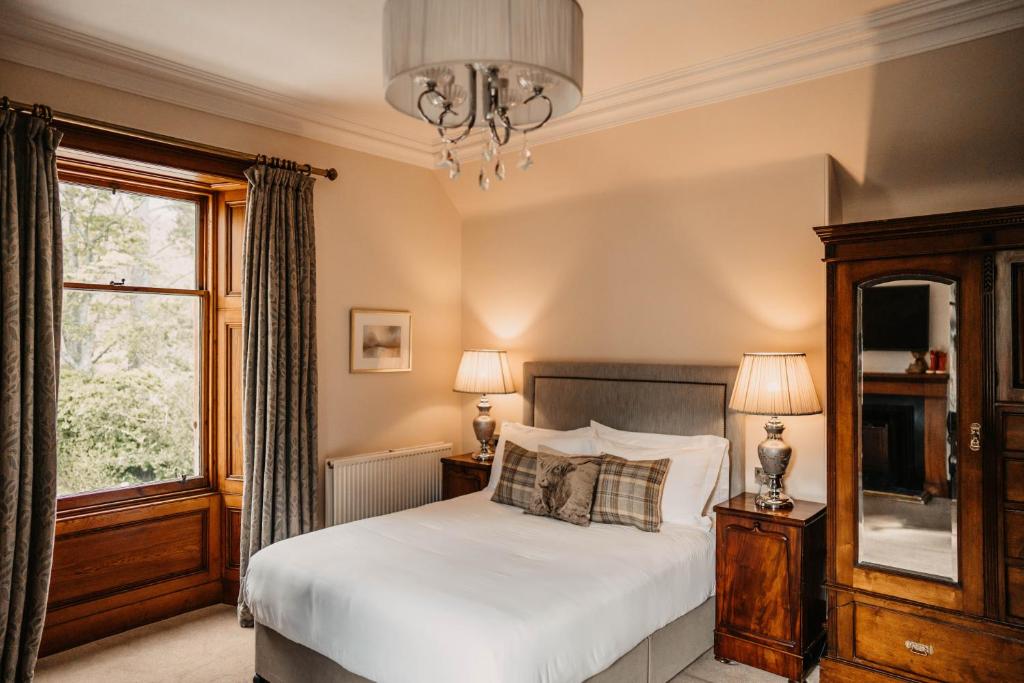Shieldaig Lodge Hotel - Tap to explore photos