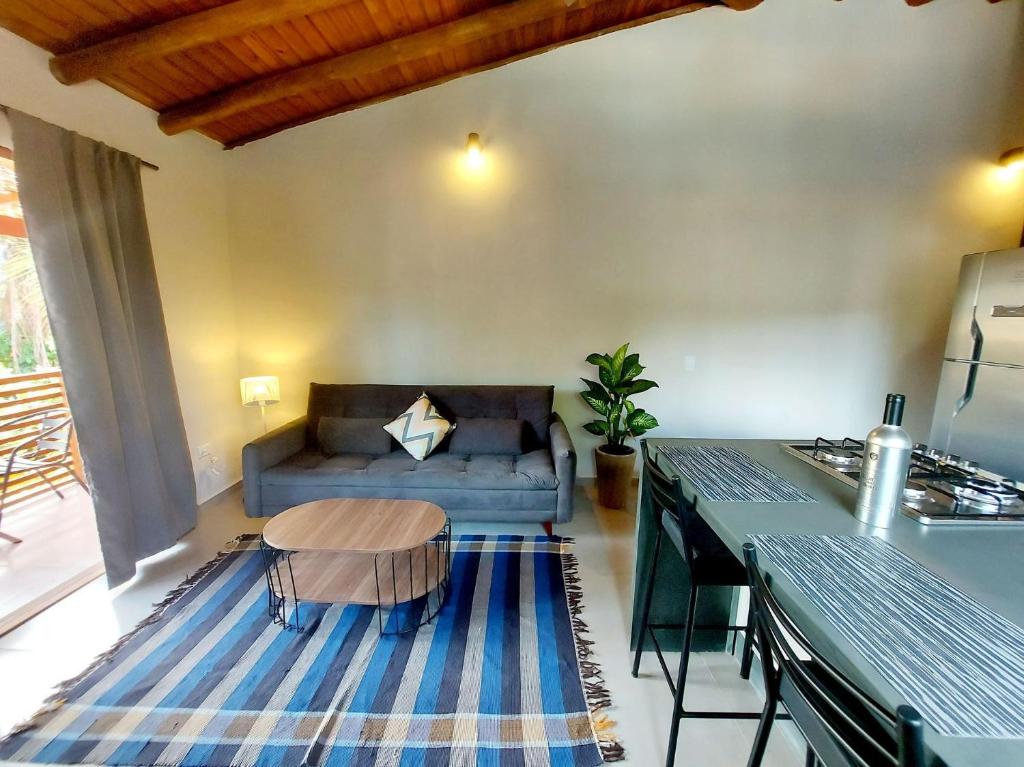 Mamanguá - Flat com Piscina, 50mts da praia, cozinha gourmet, churrasqueira privativa, ar con, WiFi, netflix, garagem photo 3