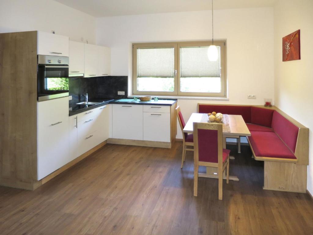 Apartment Anton - MHO562 by Interhome photo 2