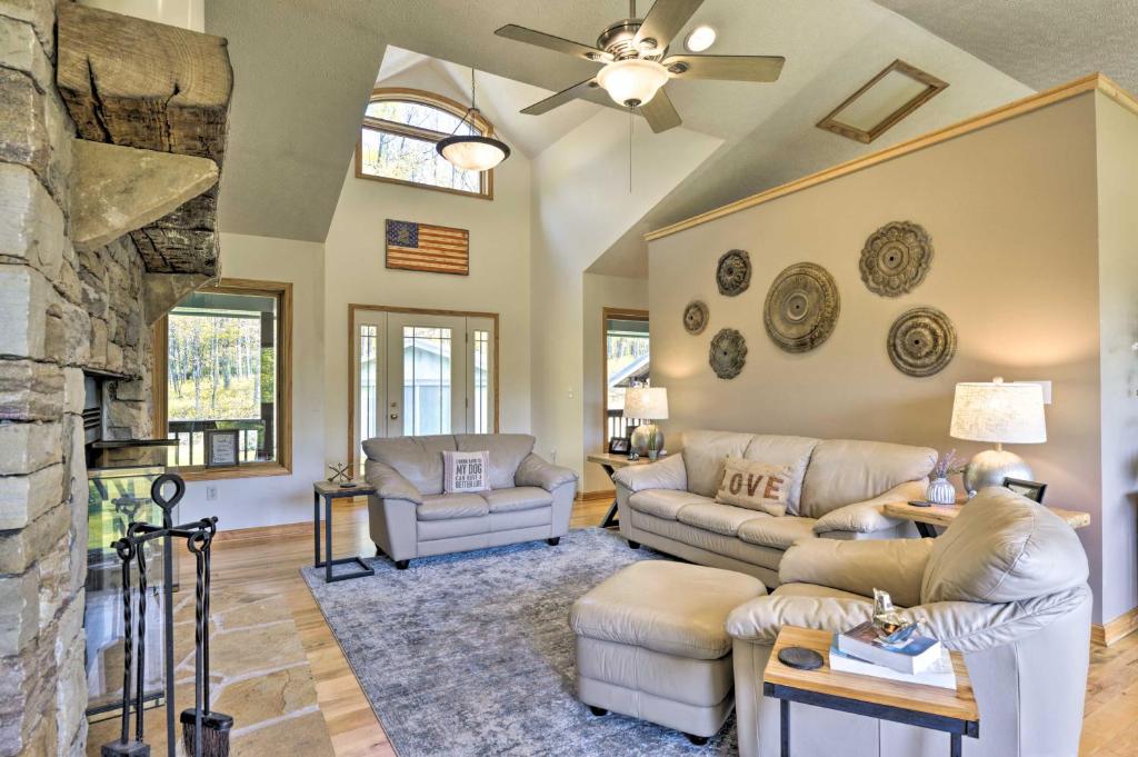Secluded Oakland House with Hot Tub and On-Site Hiking photo 3
