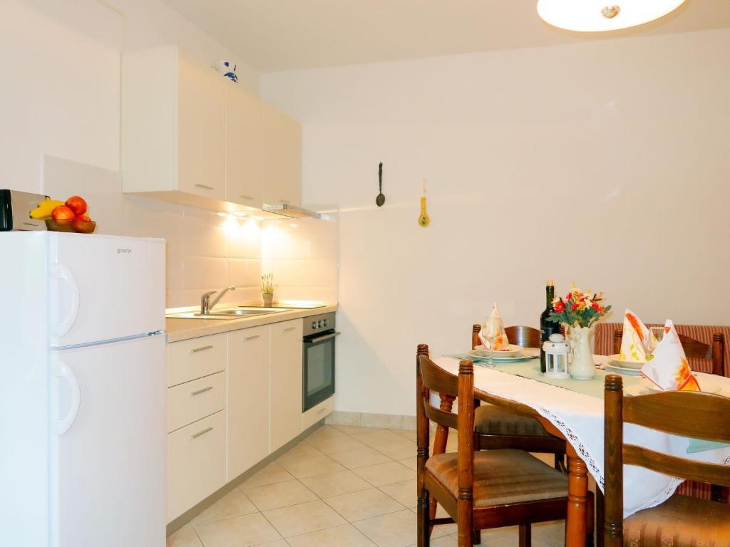 Apartment Dorka - RAB302 by Interhome photo 2