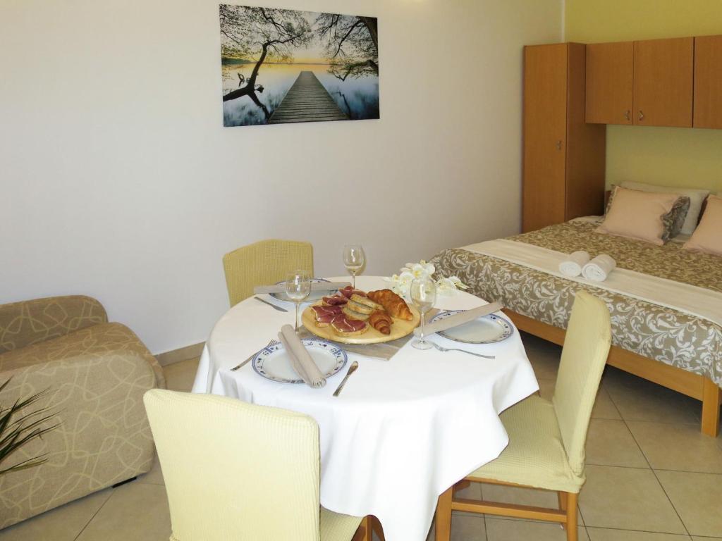 Apartment Toni - SIB242 by Interhome photo 2