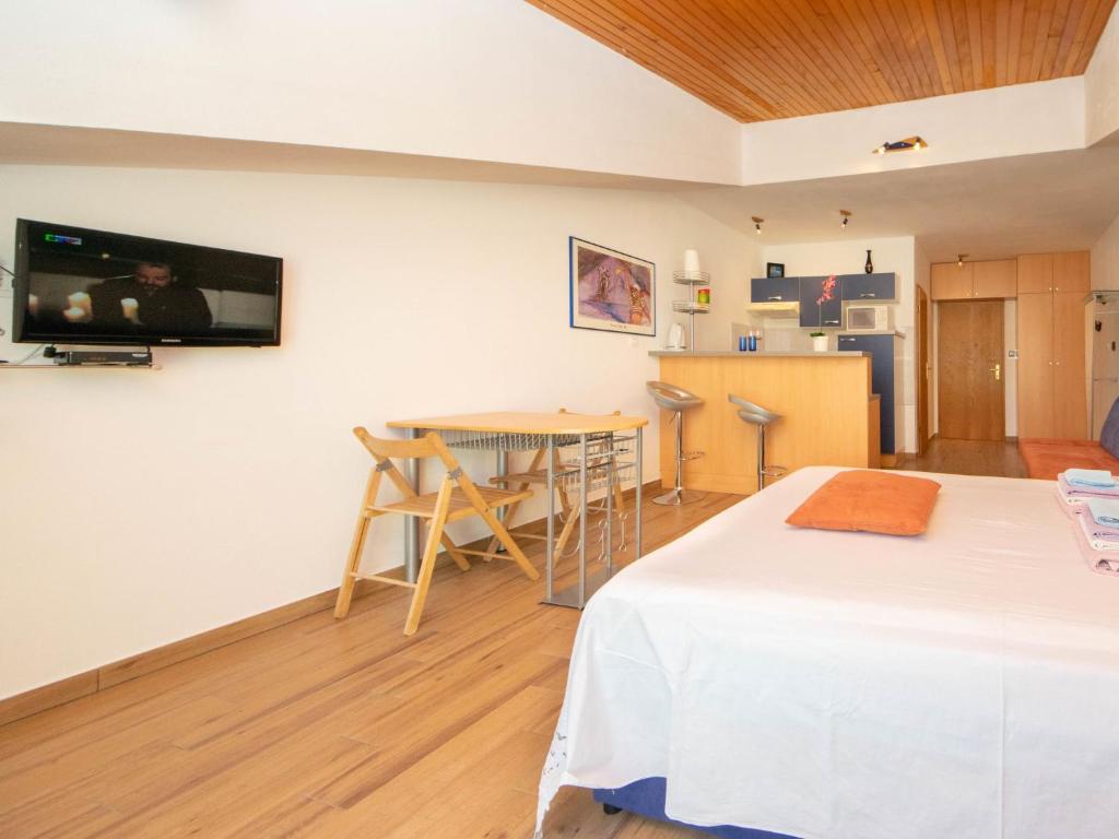 Apartment Šarić-2 by Interhome photo 3