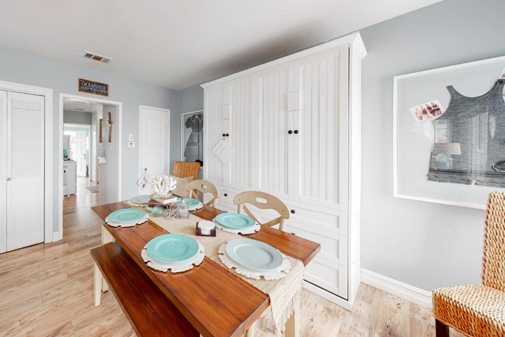 914 The Strand photo 2