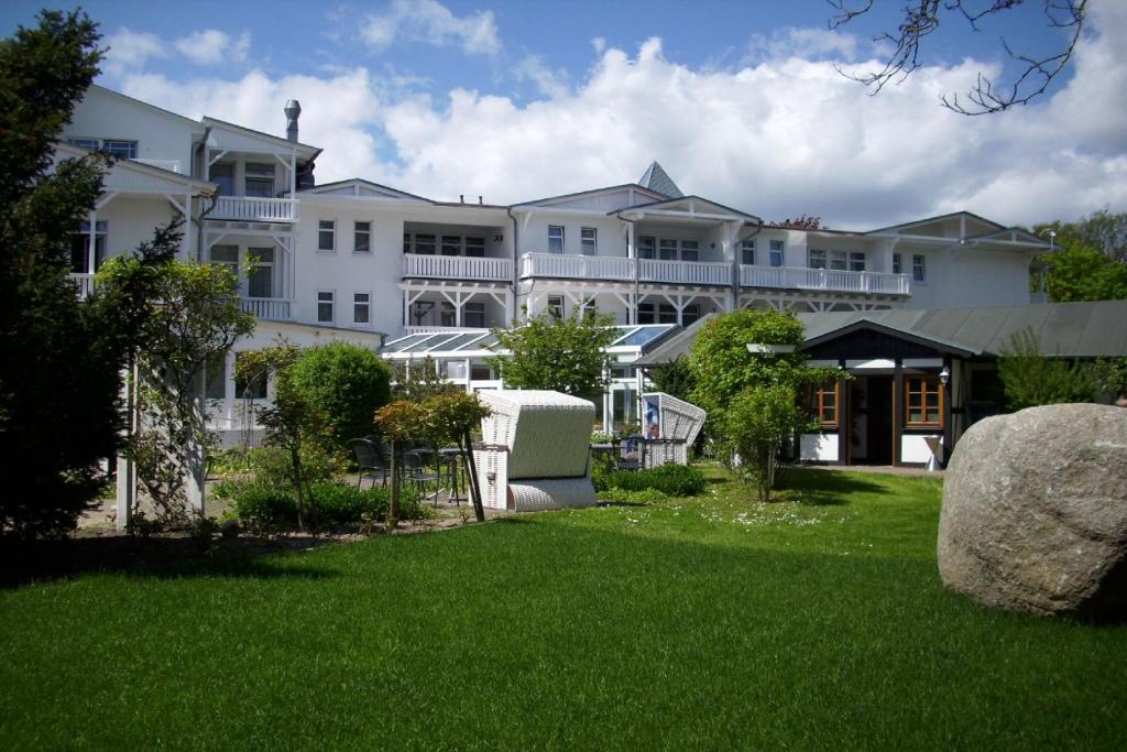 mit Meerblick und Balkon, gratis Nutzung vom AHOI Erlebnisbad und Sauna in Sellin - FeWo Ostseeperle Nr 17 photo 4